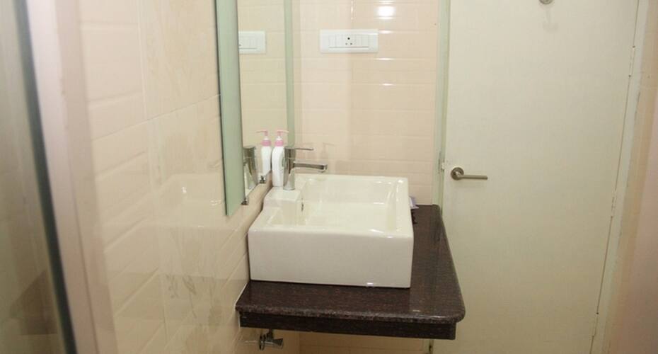 Hotel Grand Arya, Eluru 4